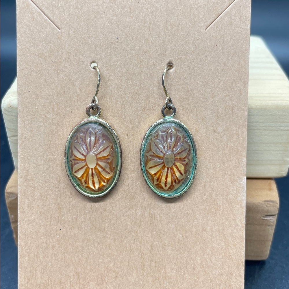 Vintage Carved Glass Lucite Daisy Amber dangle Earrings